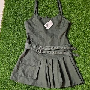 Stylish Green Sleeveless Dress with Belted Waist